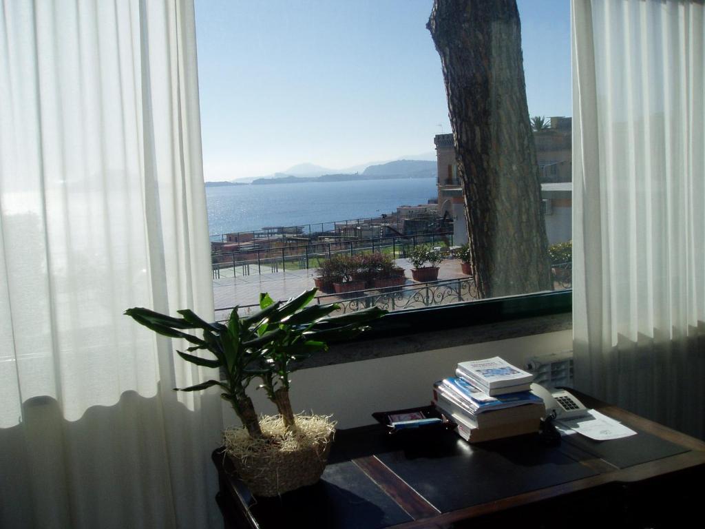 Miramare Residence Поццуолі Номер фото