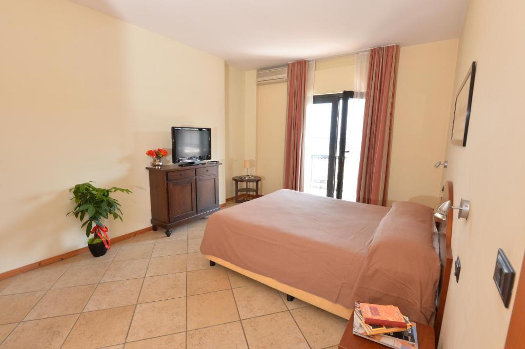 Miramare Residence Поццуолі Номер фото